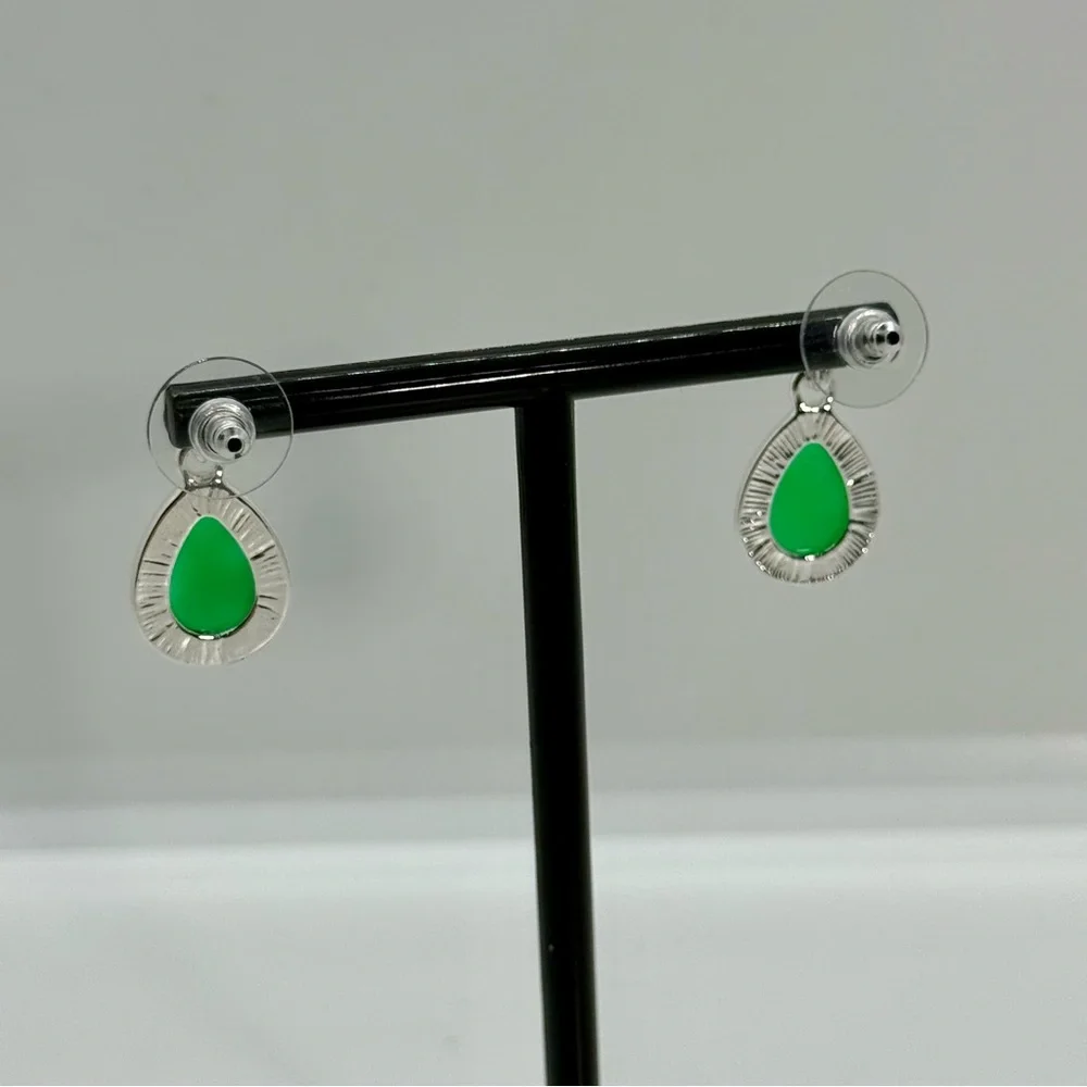 Chic Silver and Green Teardrop Earrings‎ - Nickel Free NWT